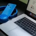 How to Connect Your Apple Headphones to Your Macbook 16