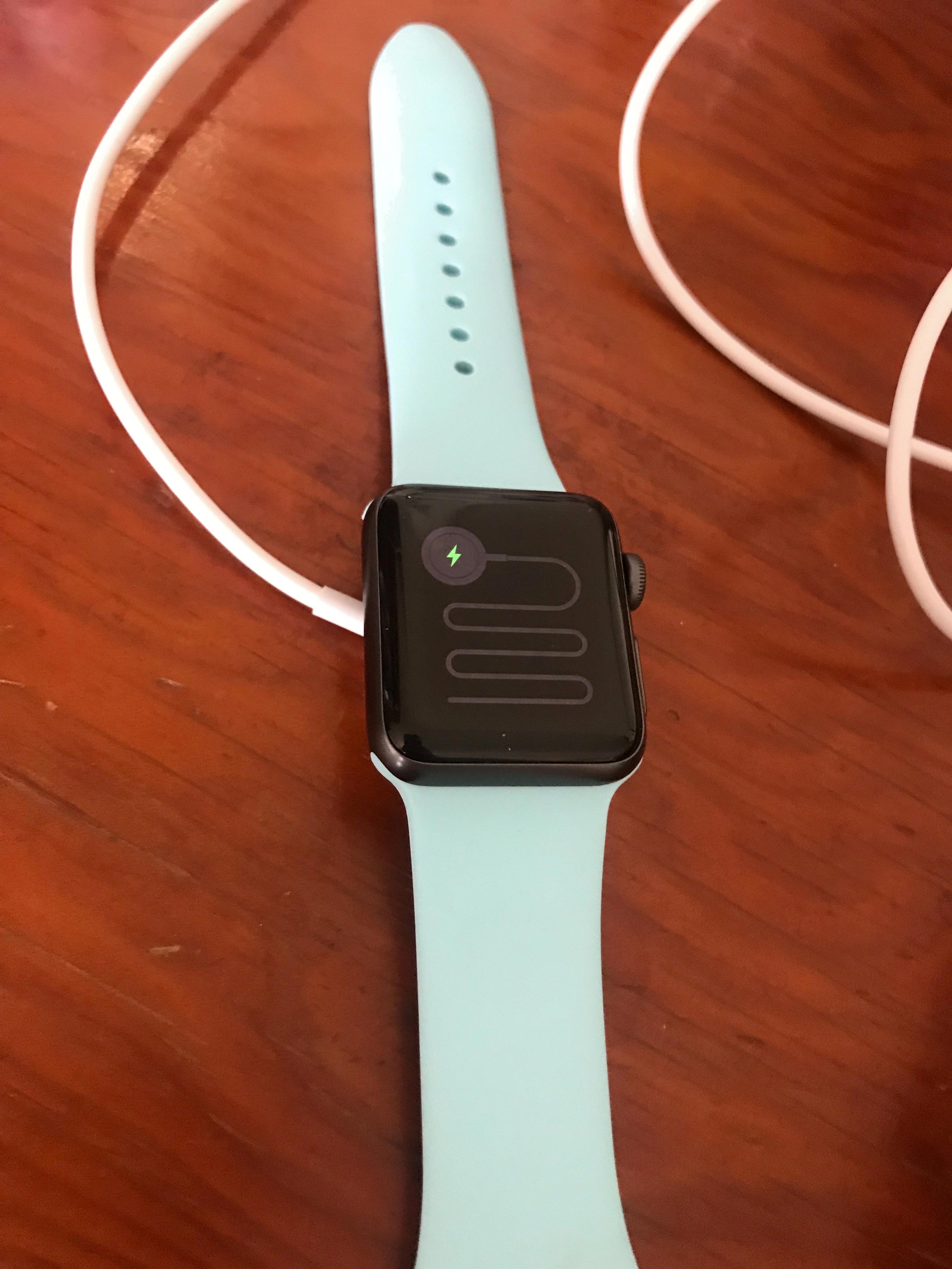 How to Charge Your Apple Watch Before the Green Snake of Death Strikes 7
