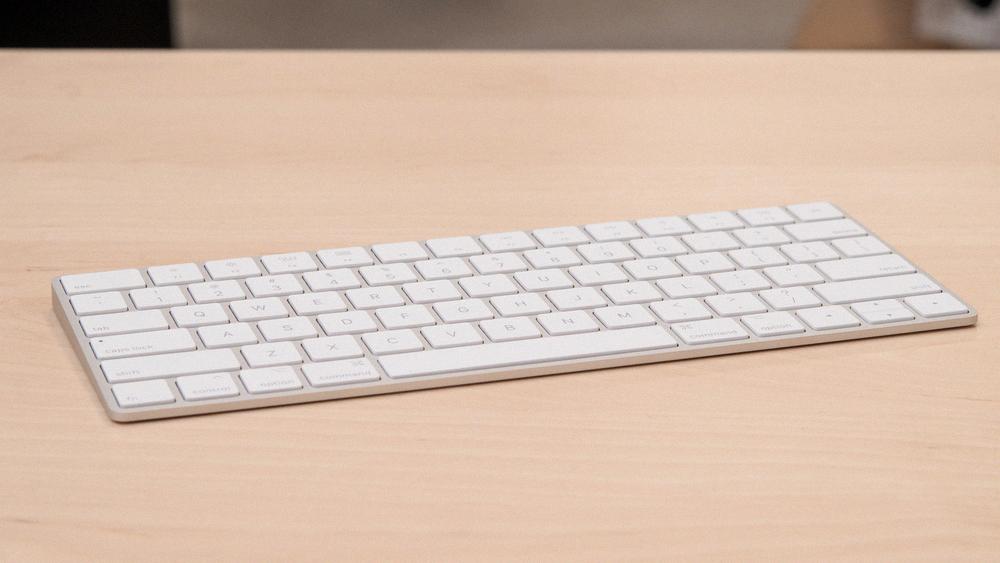 how do i know when my magic keyboard is charged