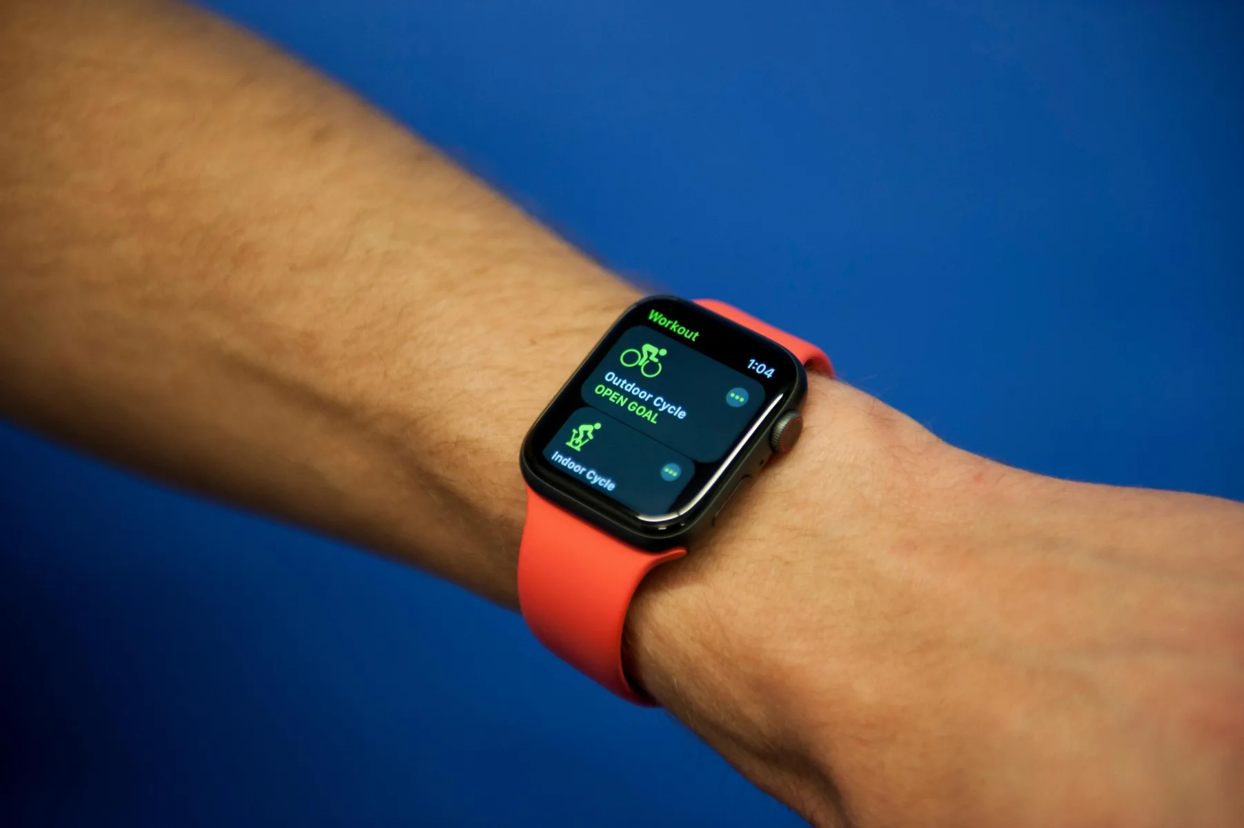 How Does Apple Watch Track Indoor Cycling - DeviceMAG