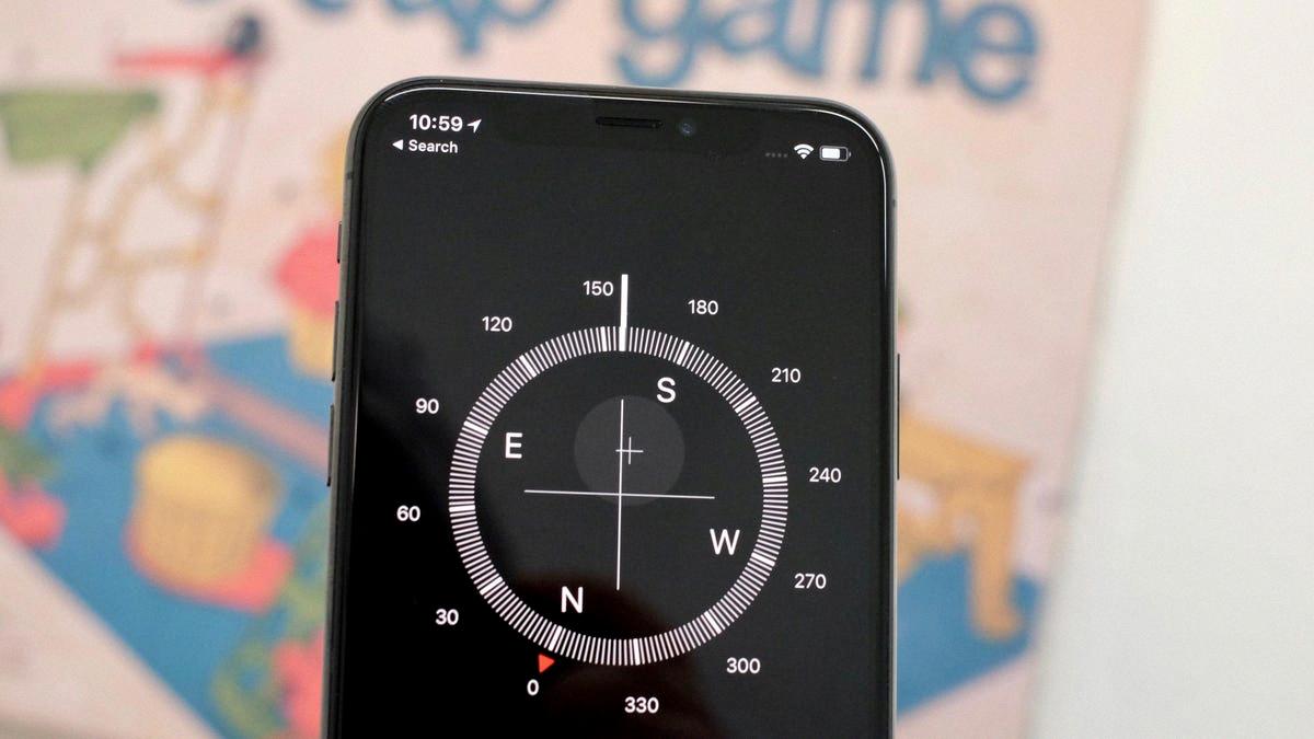 how does compass on iphone work
