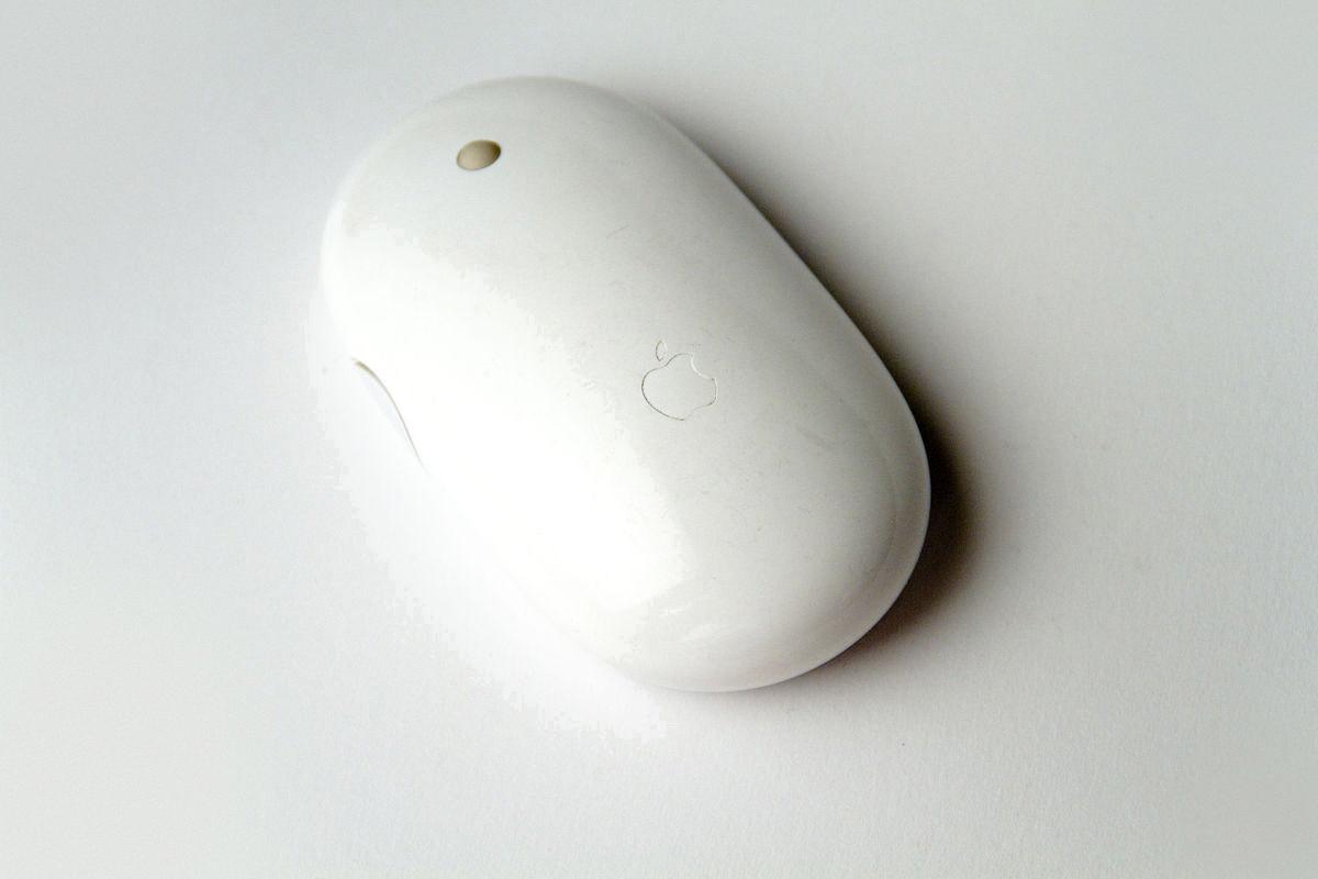 how long to charge apple mouse