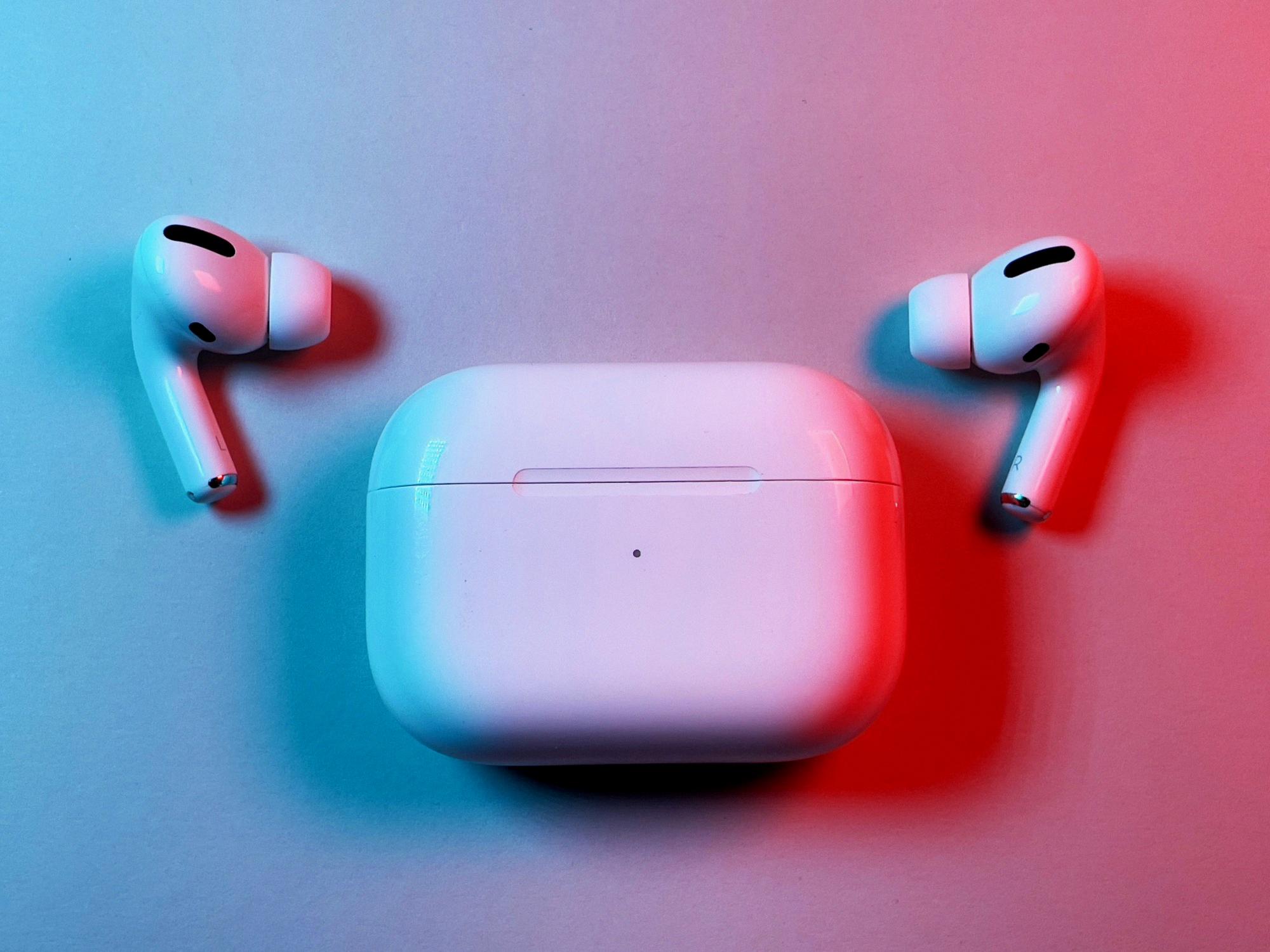 how to answer iphone with airpods pro
