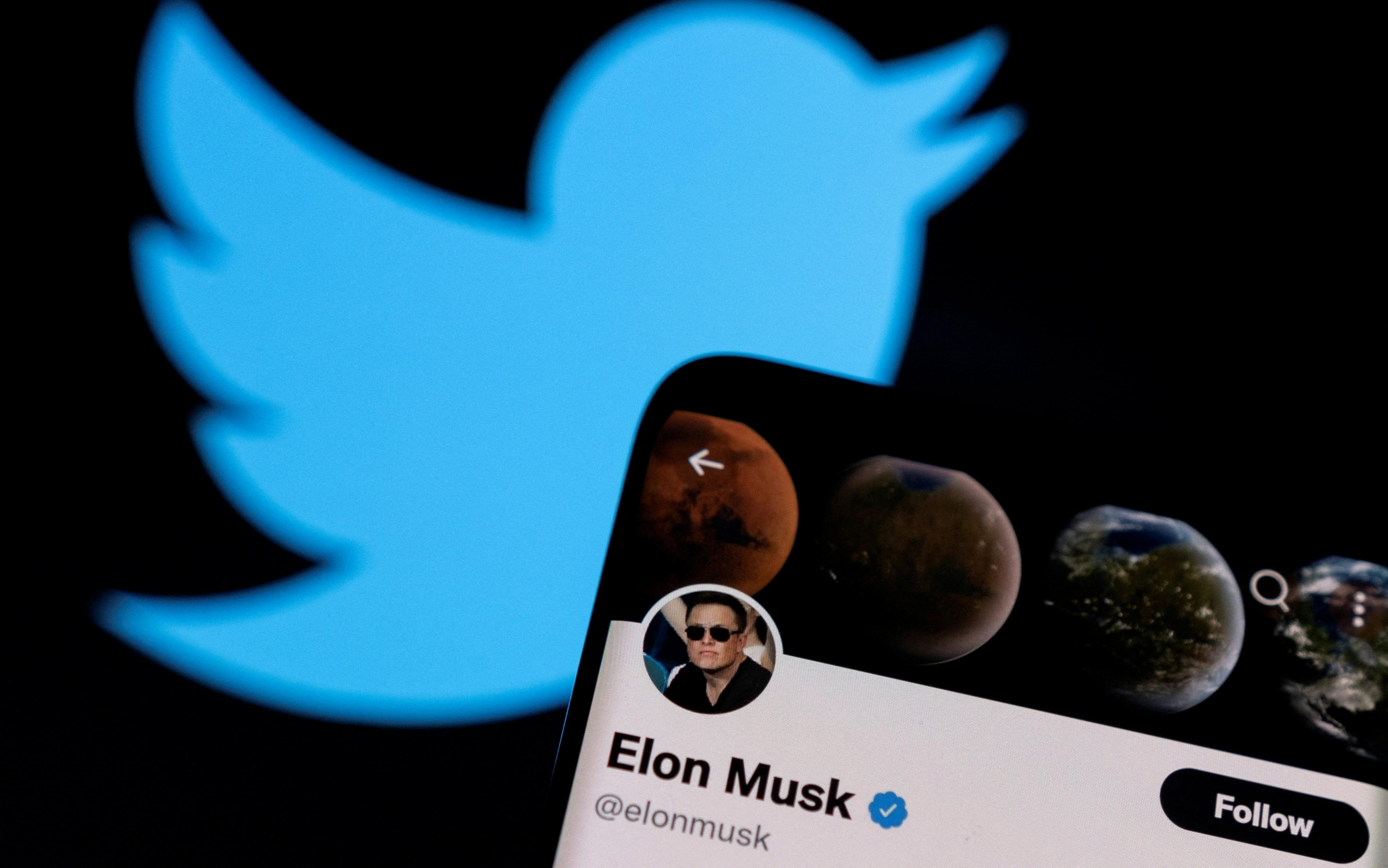 how to change sensitive content on twitter iphone