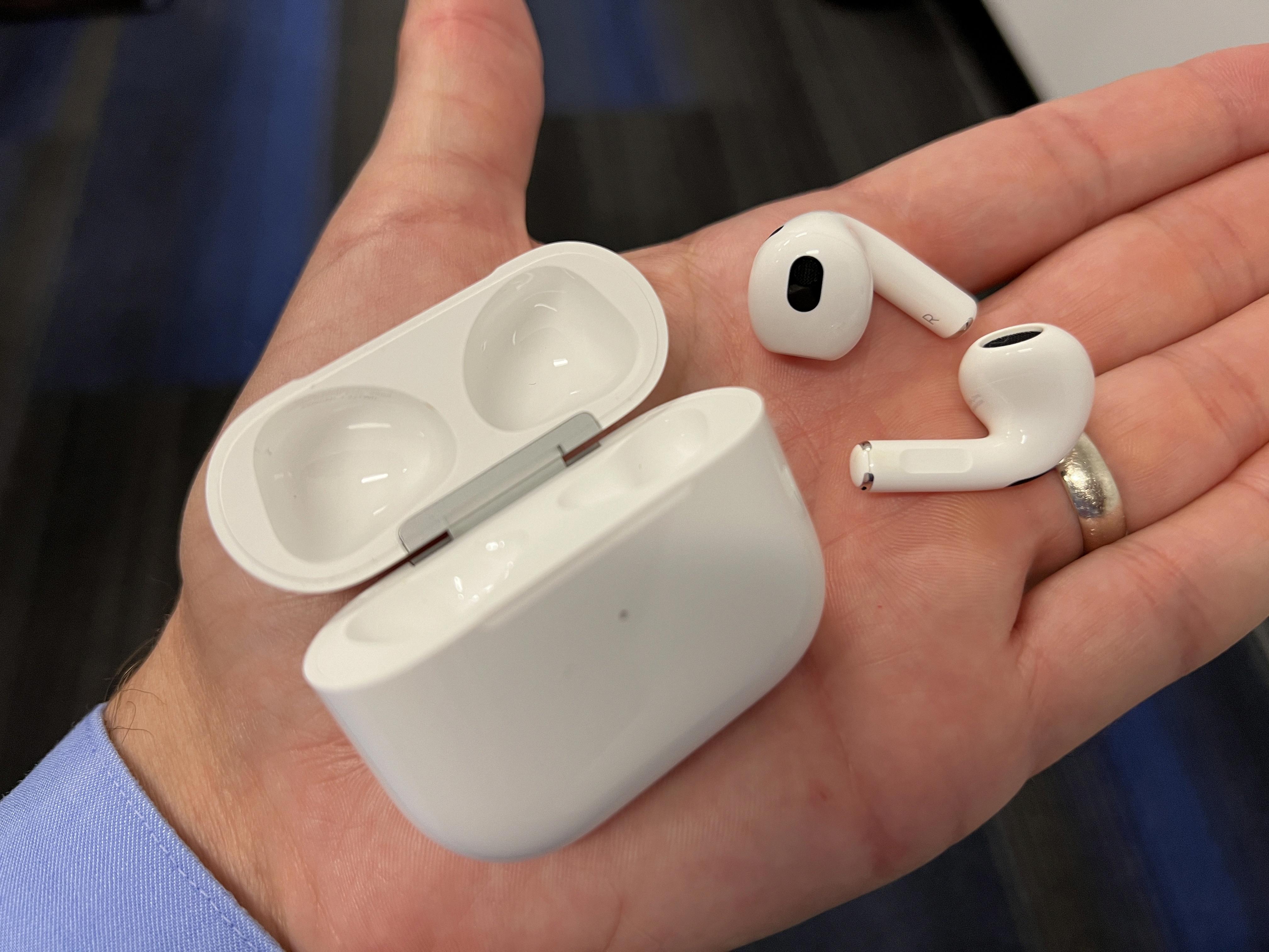how to change the rubber tips on airpods pro