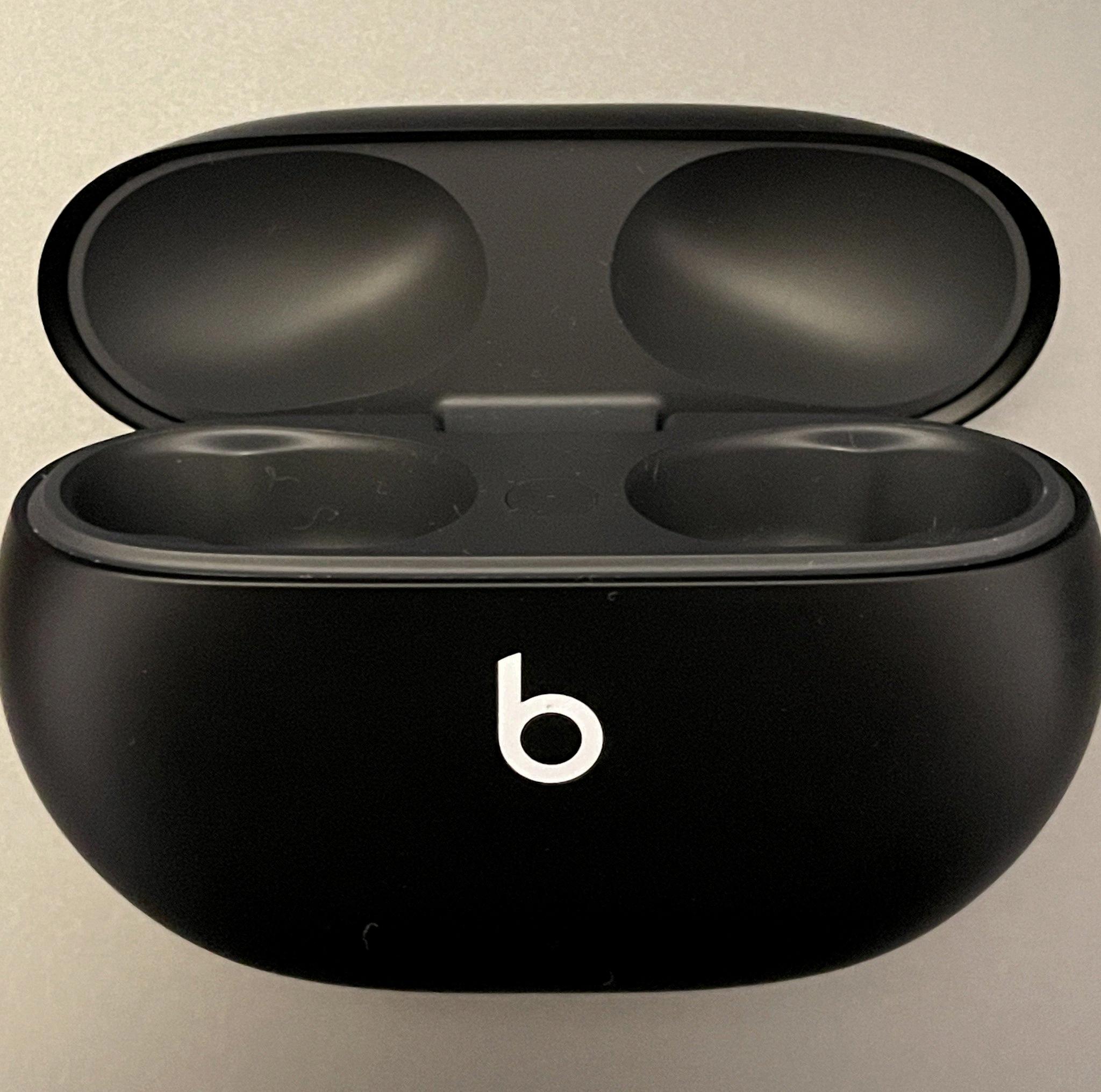 how to charge the beats studio buds