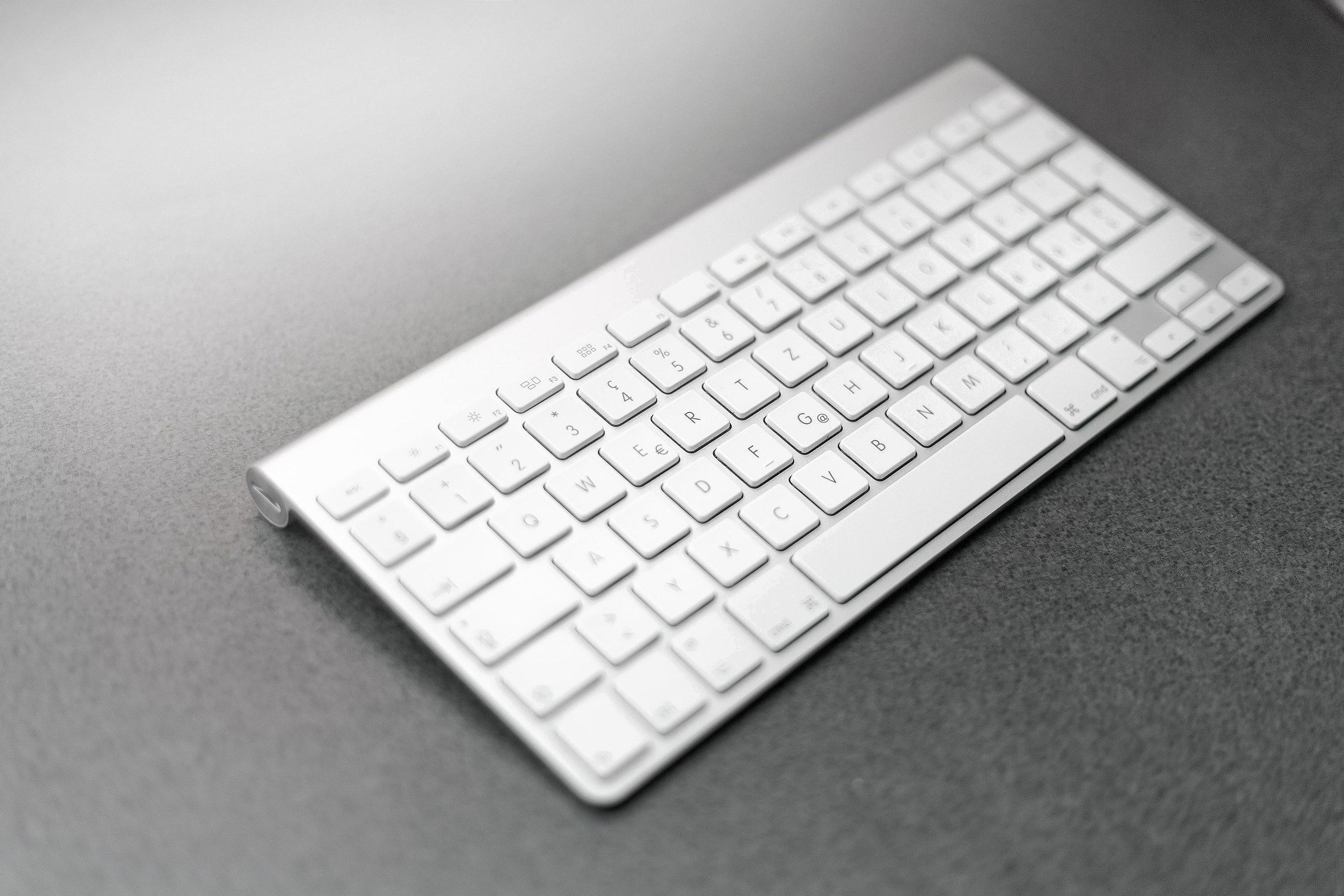 how to clean apple bluetooth keyboard