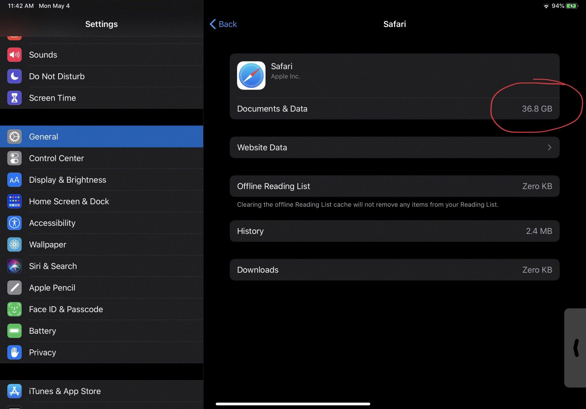 how to clear safari documents and data