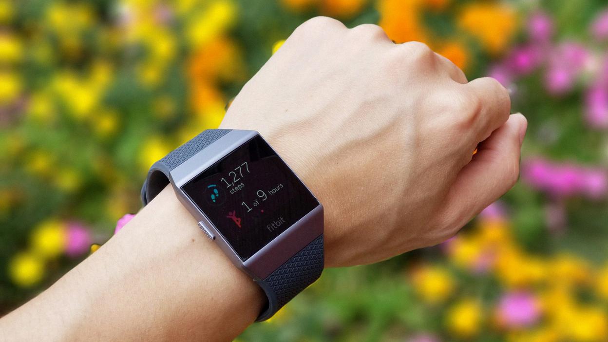 how to connect fitbit to iphone bluetooth
