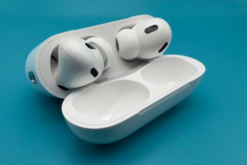 how to remove airpod pro tips