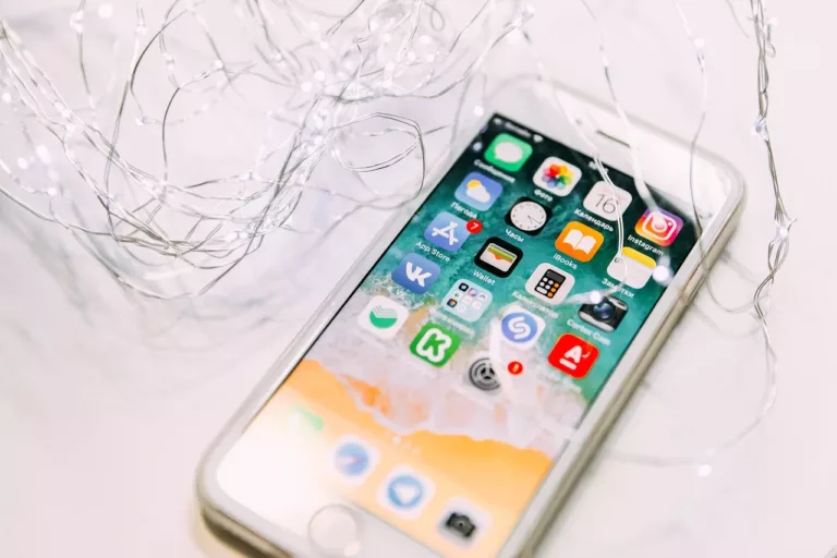 How to Voice Record On Your iPhone 8 7