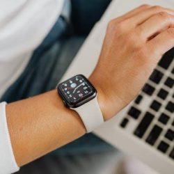How to Resize Your Apple Watch Screen
