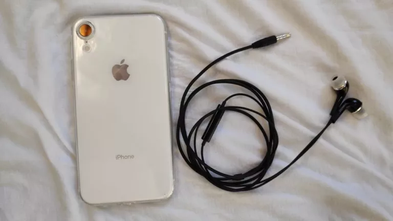 How To Connect Earpods To iPhone XR 5