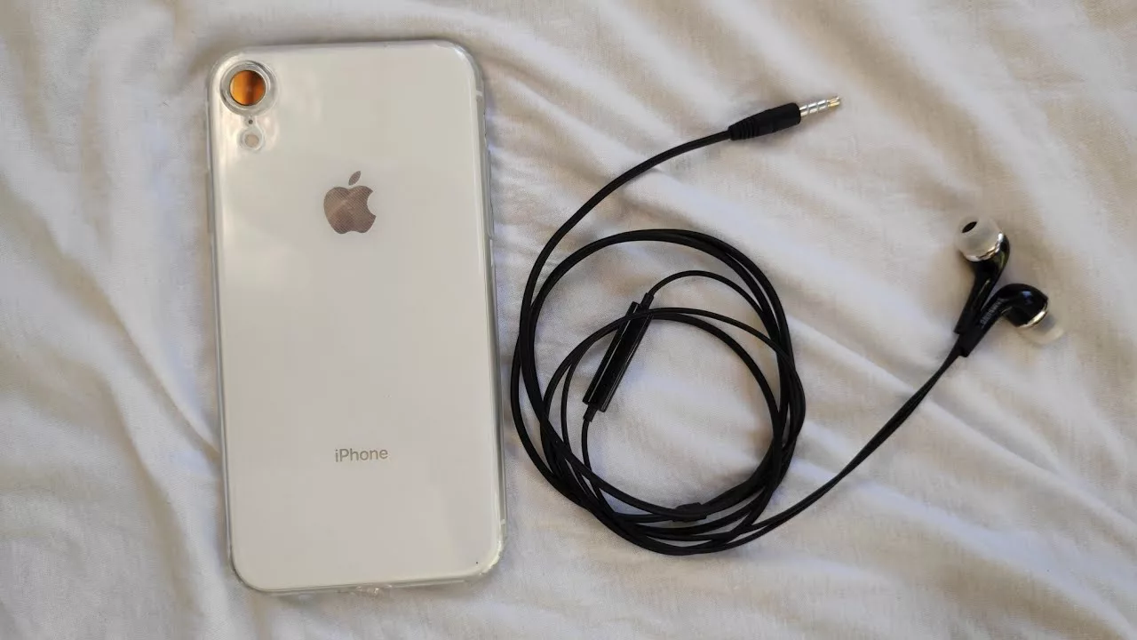 How To Connect Earpods To iPhone XR DeviceMAG