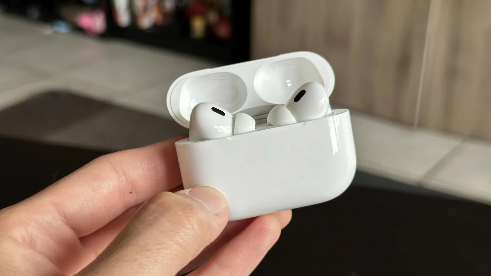 How To Change Airpods Tips DeviceMAG