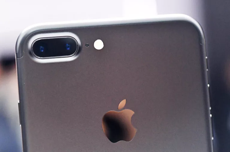 How To Get Moisture Out Of Your iPhone Camera 9