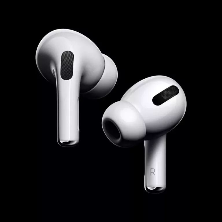 How To Insert Airpods Pro Properly 3