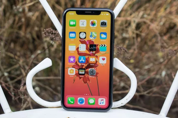 How To Hard Reset iPhone XR With Buttons 13