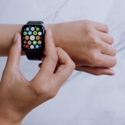 How to Reorder Apple Pay Cards on Your Apple Watch