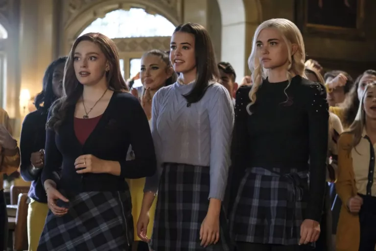 How to Watch Legacies Season 4 13