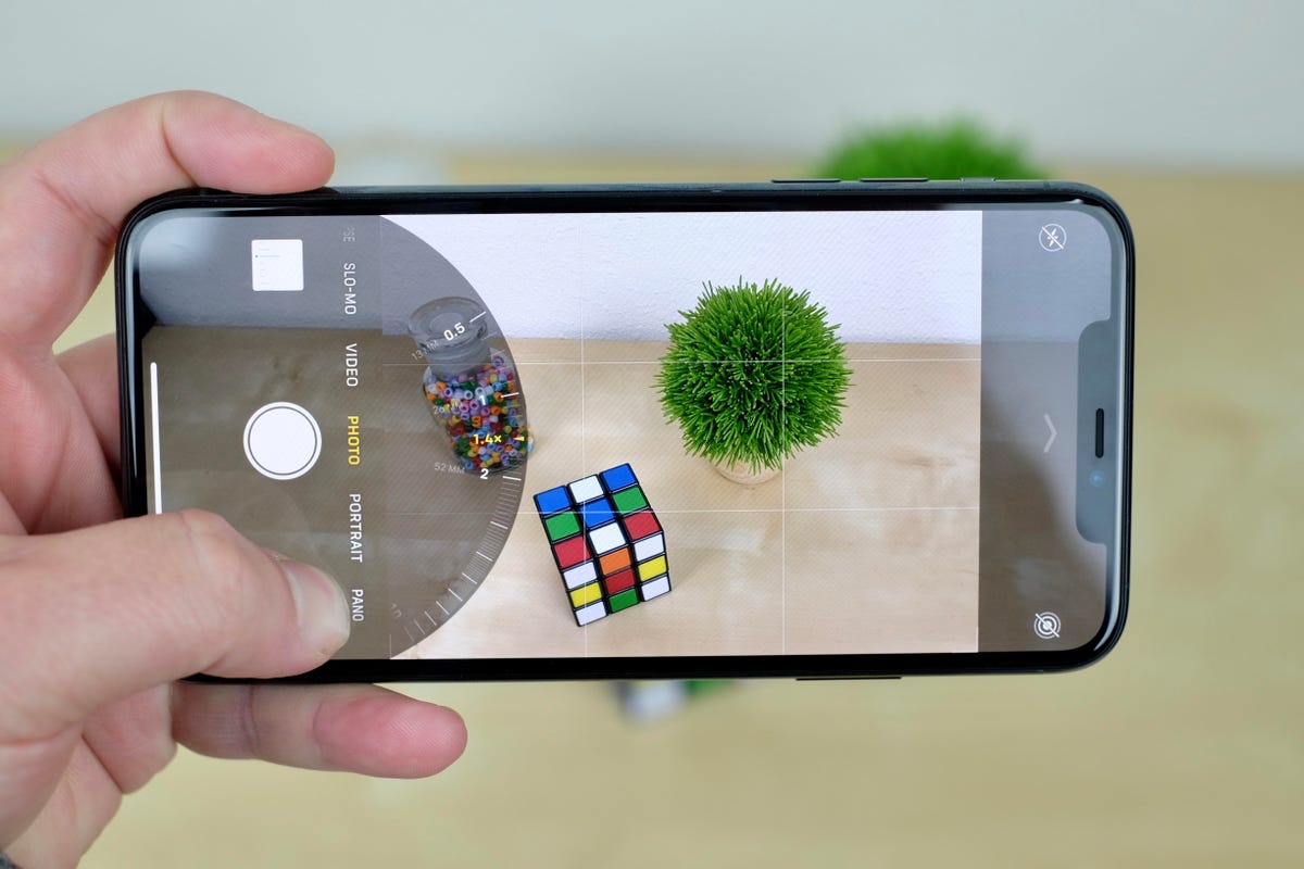How to Capture Professional Photos with iPhone 11 Camera Grid Lines 1