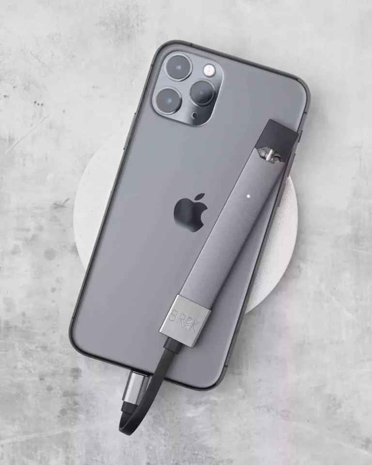 How to Charge Your JUUL Device with iPhone 1