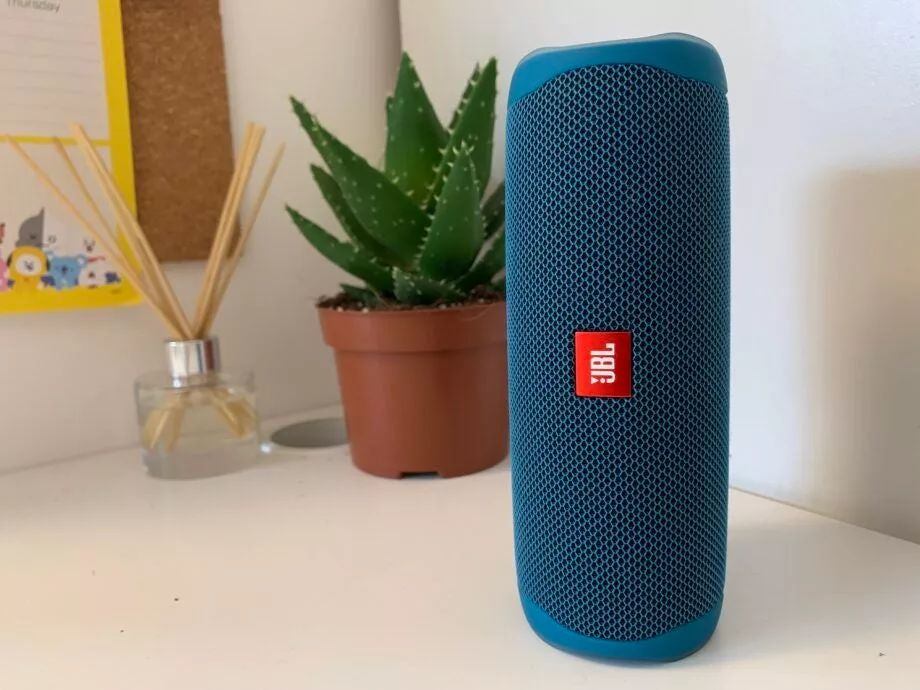 How to Connect JBL Flip 5 to Your Laptop - DeviceMAG