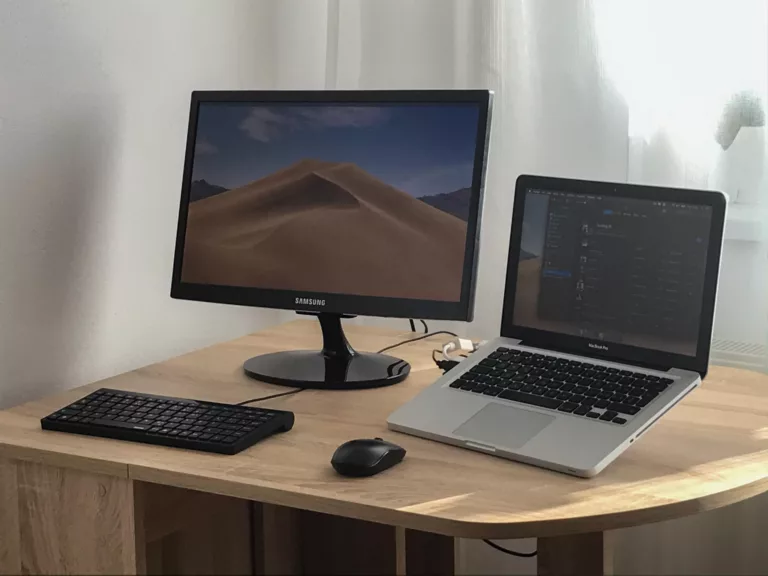 How to Turn Off Your Macbook Screen When External Monitor is Connected? 1