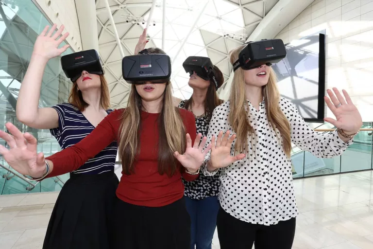 Experience the Wild with VR Safari on Oculus Rift 11