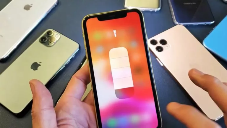 How to Turn Off Your iPhone 11's Flashlight? 1