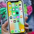 Why Does Only Half Of My iPhone Screen Work? 15