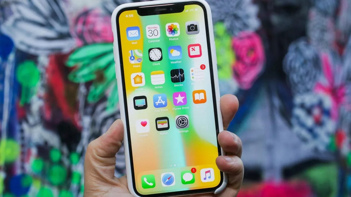 why does only half my iphone screen work