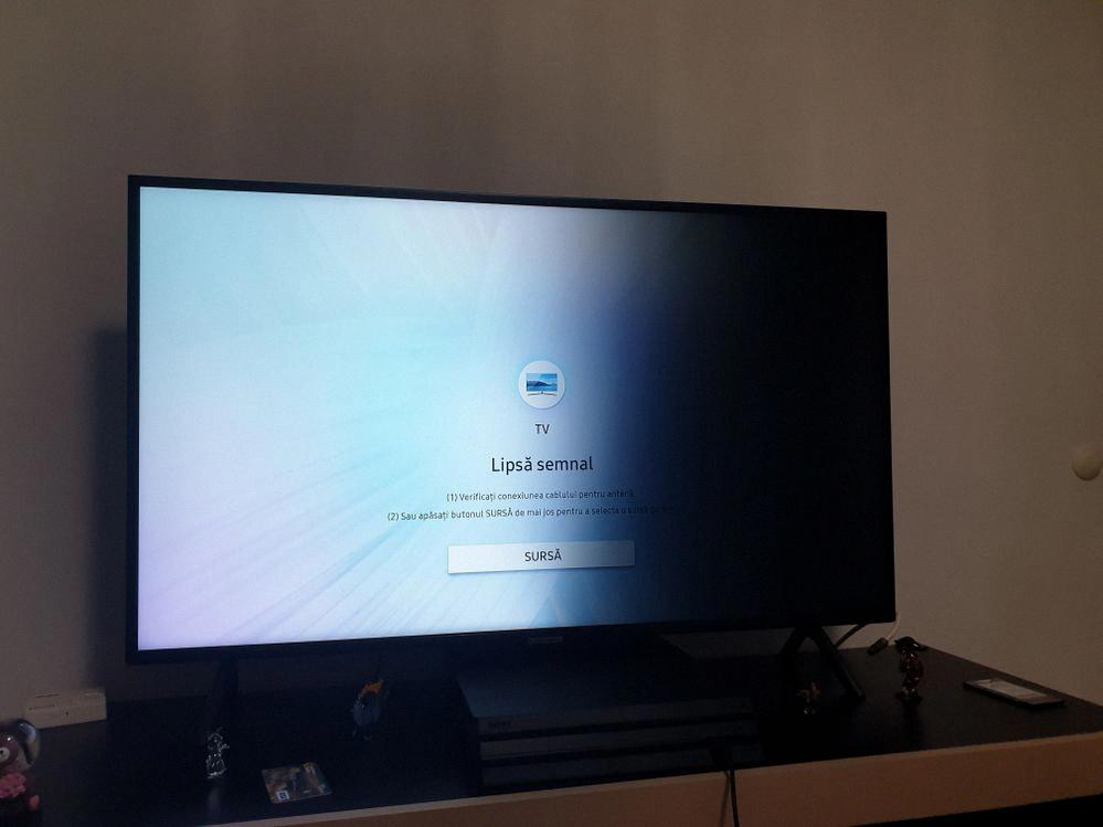 samsung tv screen goes black randomly