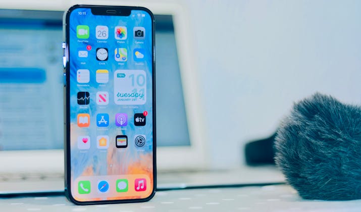 How To Turn On Reverse Charging On iPhone 12 2 How To Turn On Reverse Charging On iPhone 12 1