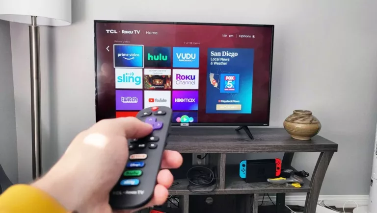 What TV Should I Bring to College Dorm Room? 5
