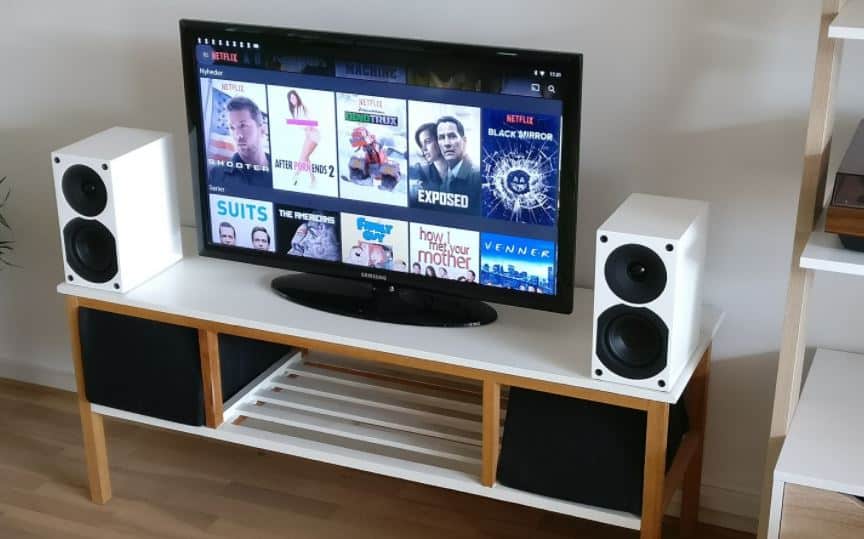 How to Connect External Speakers to Your TV? 2 How to Connect External Speakers to Your TV? 1