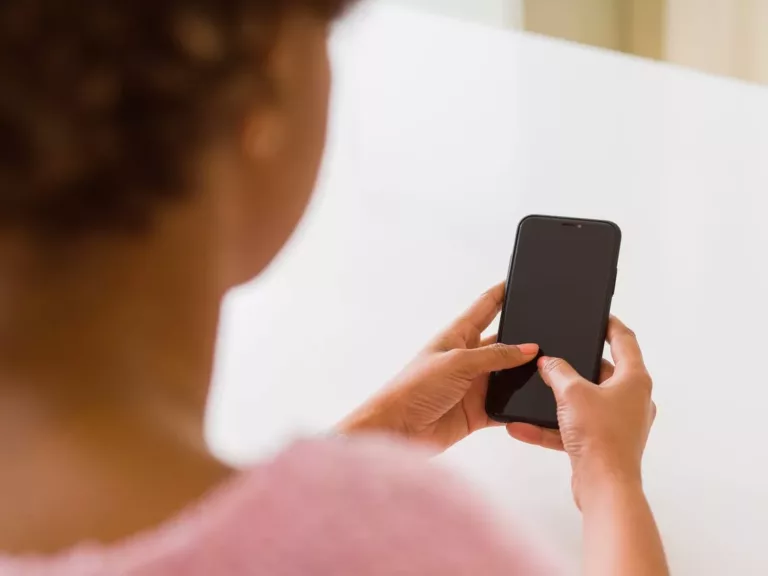 How to Fix Dark Screen on Your Phone? 1