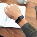 How to Fix Fitbit Charge 3 Blank Screen with Vibration? 13