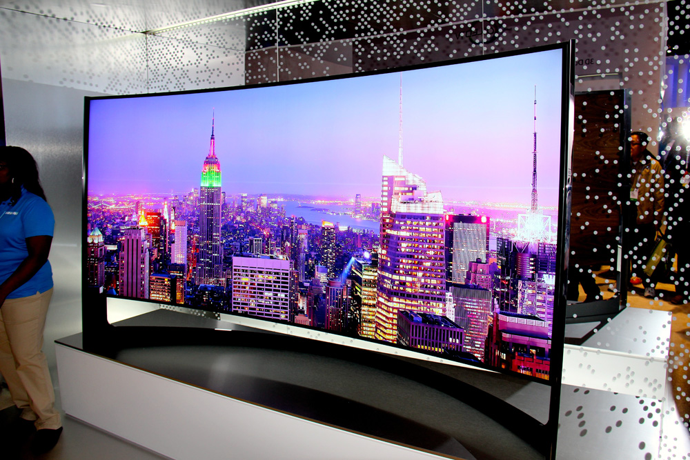 Discover the Immersive Benefits of a Panoramic TV Screen 1