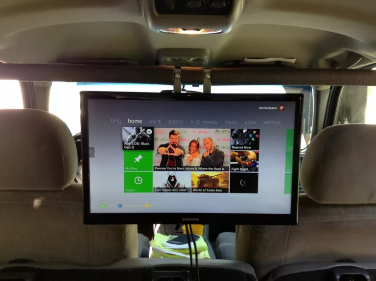 How to Enjoy Your Ride with Car TVs? 3