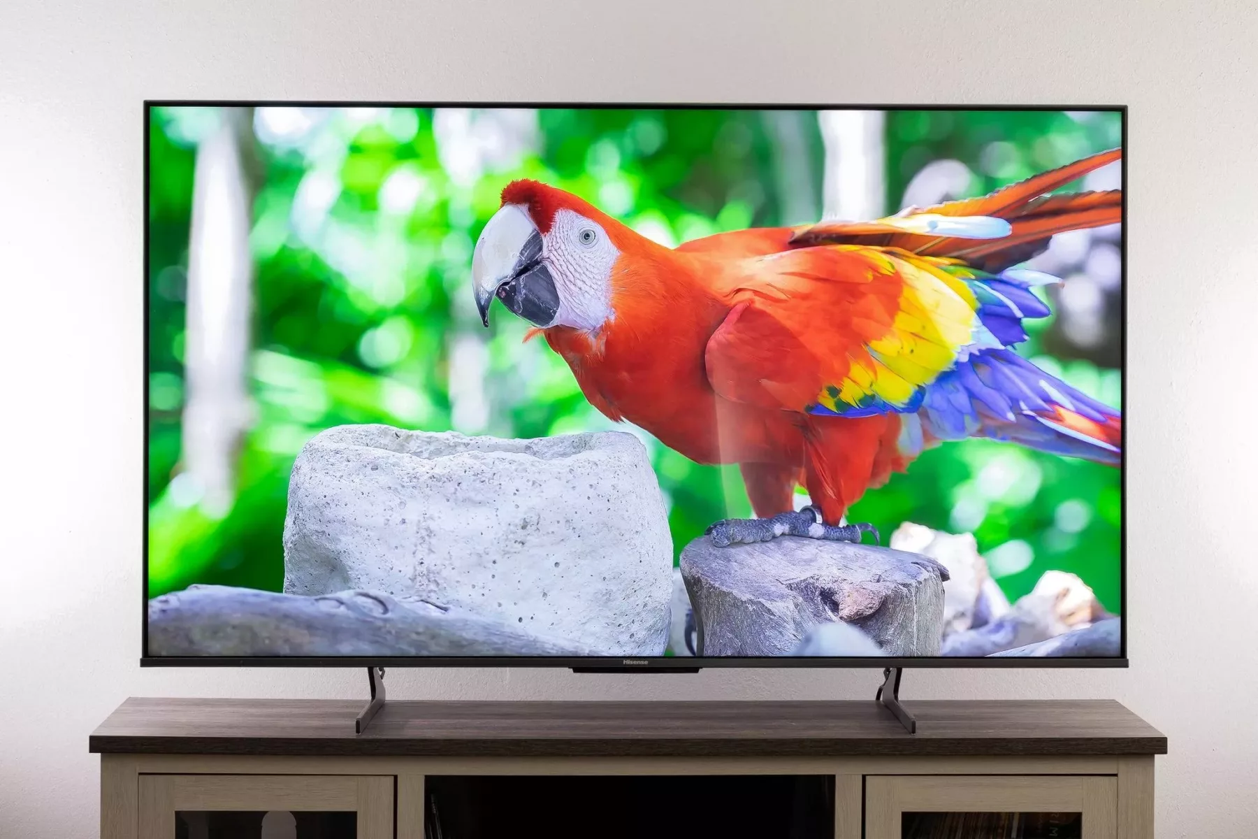 The Pros and Cons of Hisense TVs - DeviceMAG