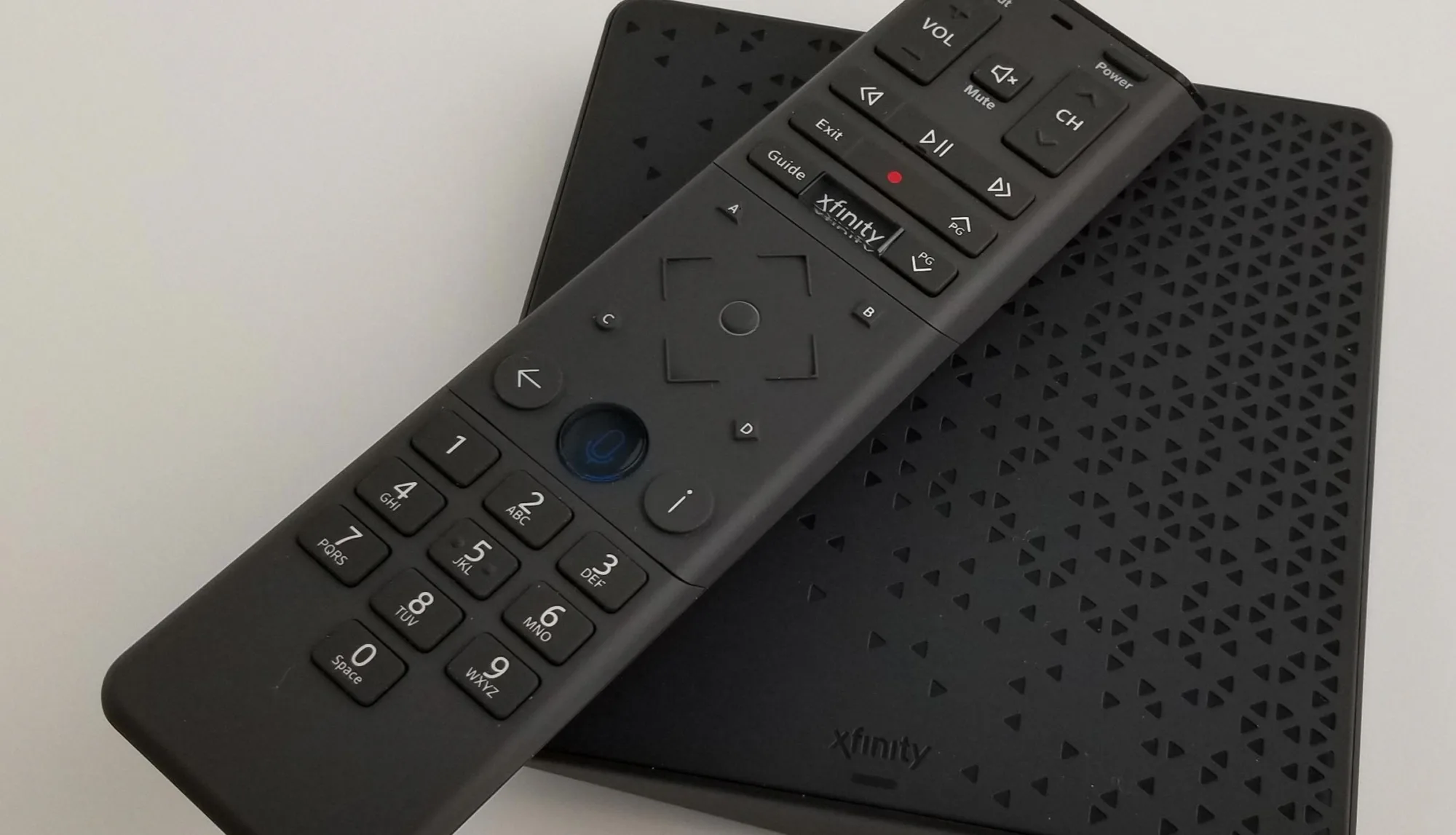 How to Fix When Your Xfinity Remote Won't Change Channels? DeviceMAG