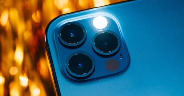 How to Keep Your Flashlight On While Taking Photos with Your iPhone 12