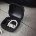 How to Solve the Powerbeats Pro Charging Problem? 11