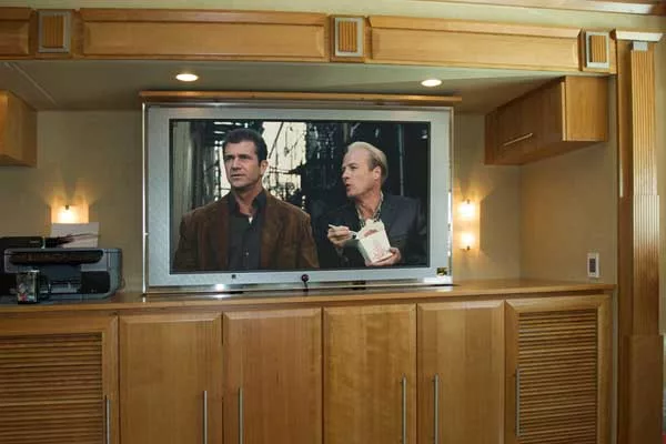 RV TV Mount Ideas: How to Choose the Right One 15