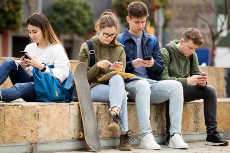 How to Find the Perfect Replacement Phone with TruConnect? 13