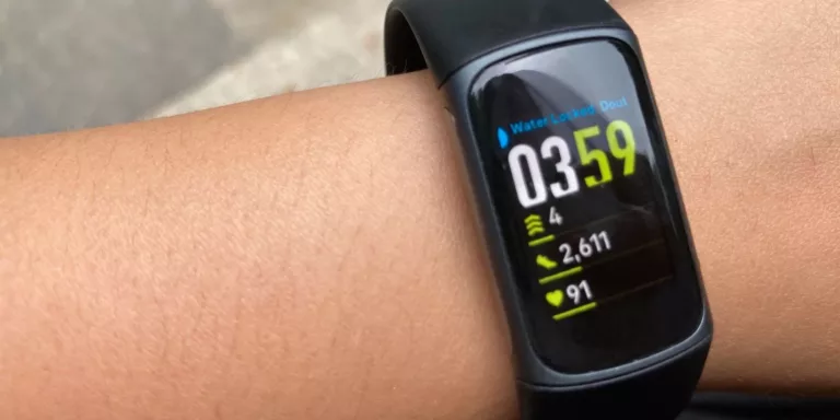 How to Use Water Lock on Your Fitbit Device? 3