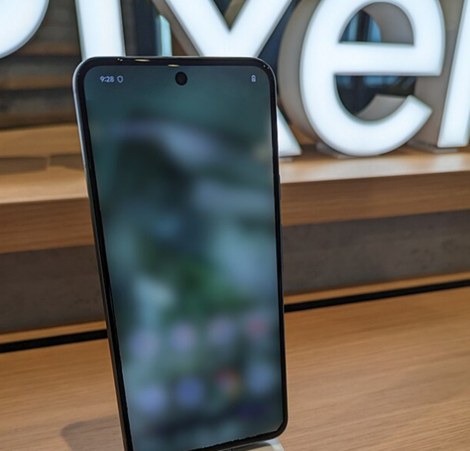 What Phones Can Charge Each Other? 6 What Phones Can Charge Each Other? 5