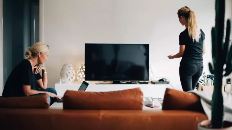 The Benefits of Turning Off Your TV 11
