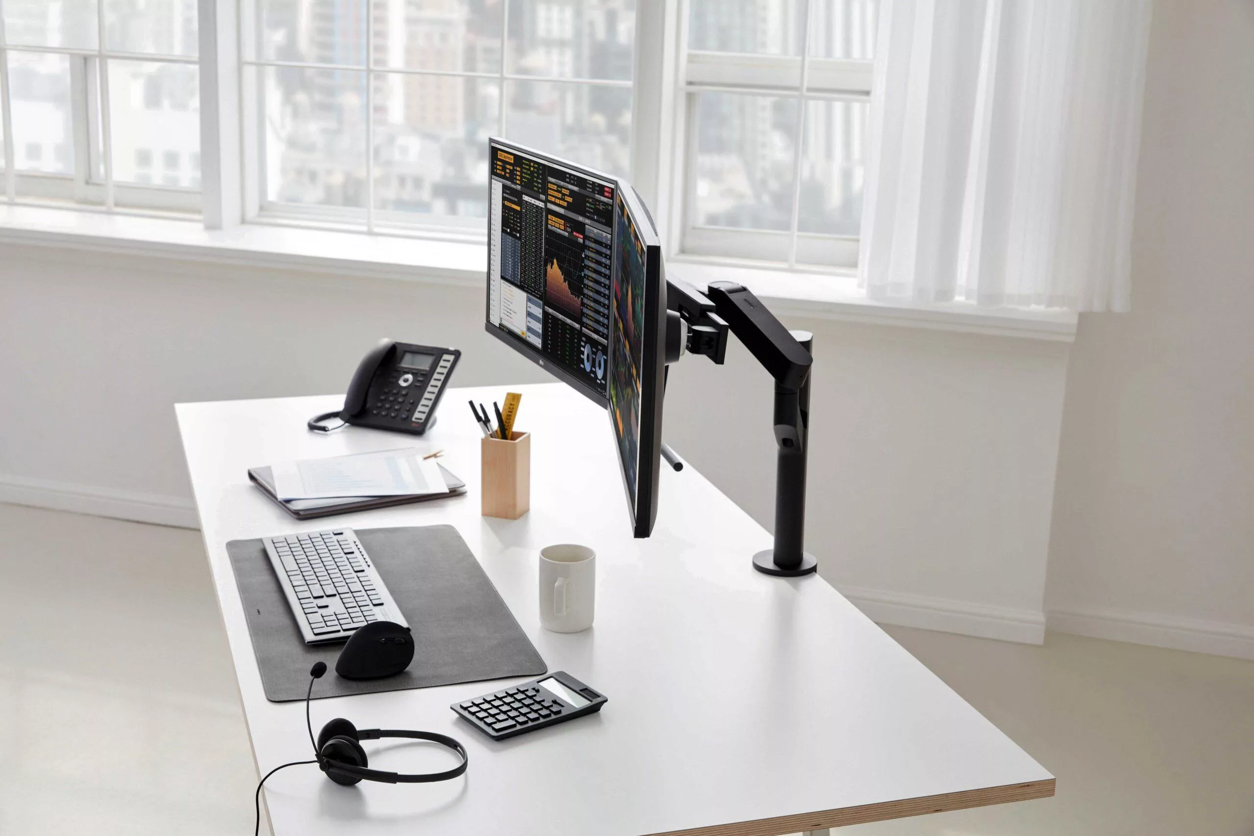 How to Choose the Right Stand for Your LG Monitor? 13
